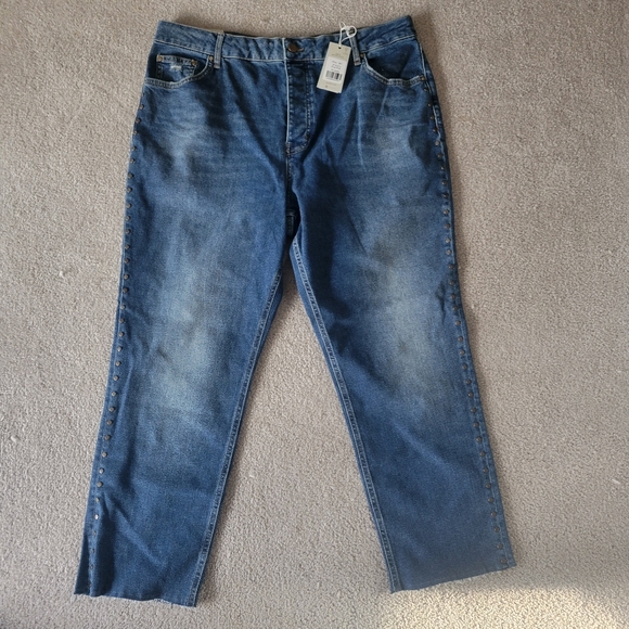 Boden High Rise Relaxed Cropped Straight Leg Raw Hem Studded Jeans Size 16 - Picture 4 of 11